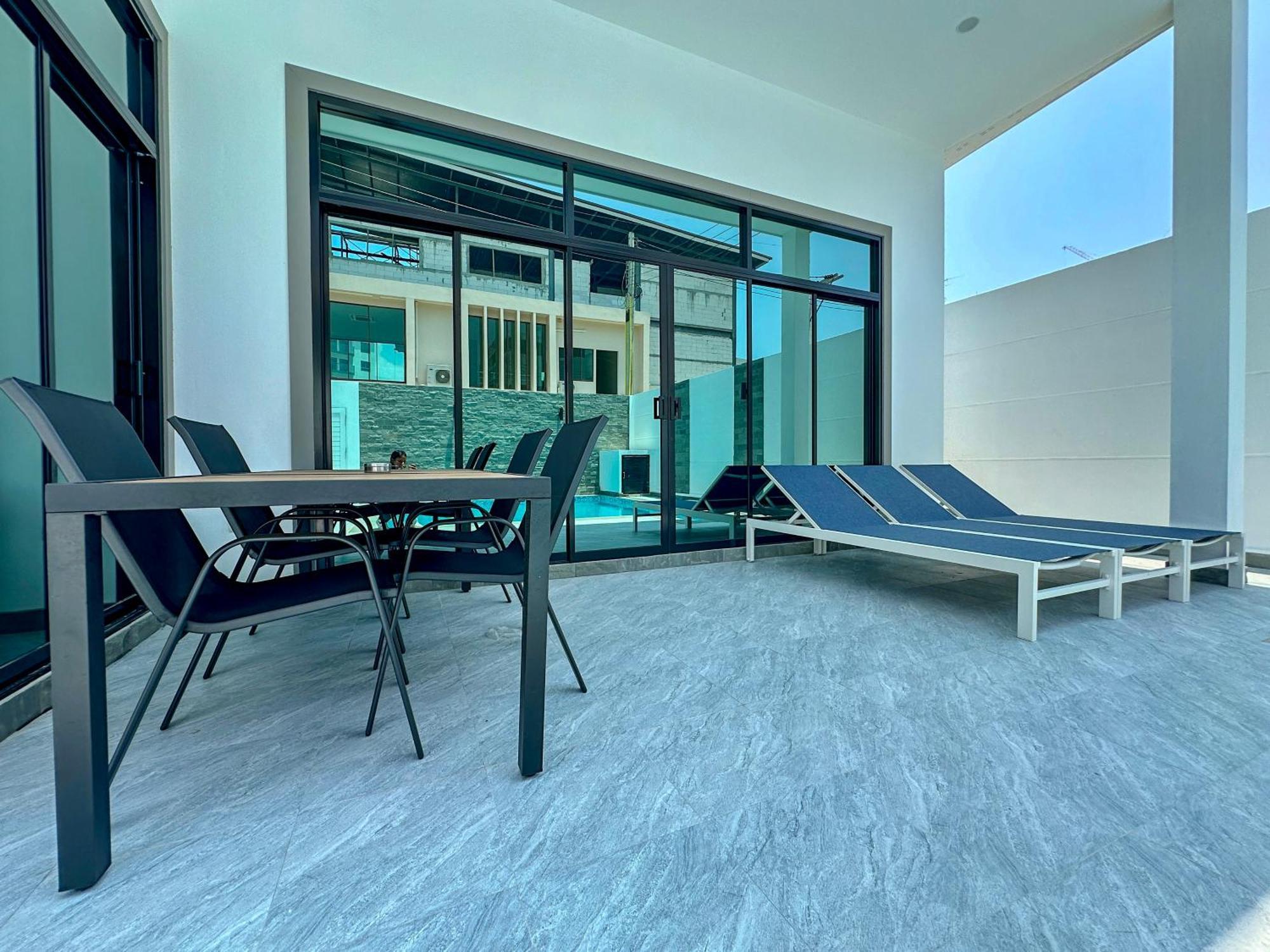 Pool 430 Nearby Walking Street * Pattaya